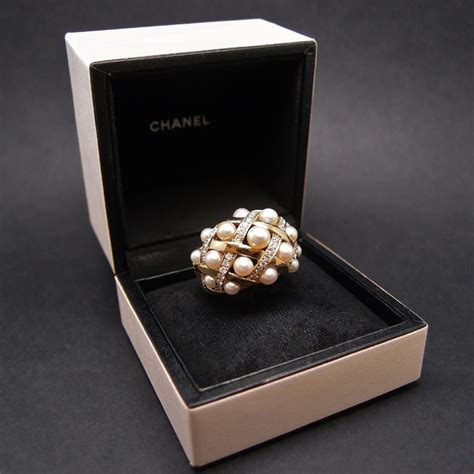 bague chanel perle